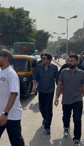 انهيار زوجة إسماعيل الليثي خلال جنازته