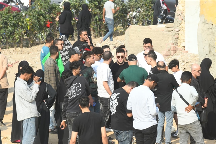 سعد الصغير وأحمد شيبة ومصطفى كامل وباسم سمرة من بينهم النجوم في جنازة إسماعيل الليثي