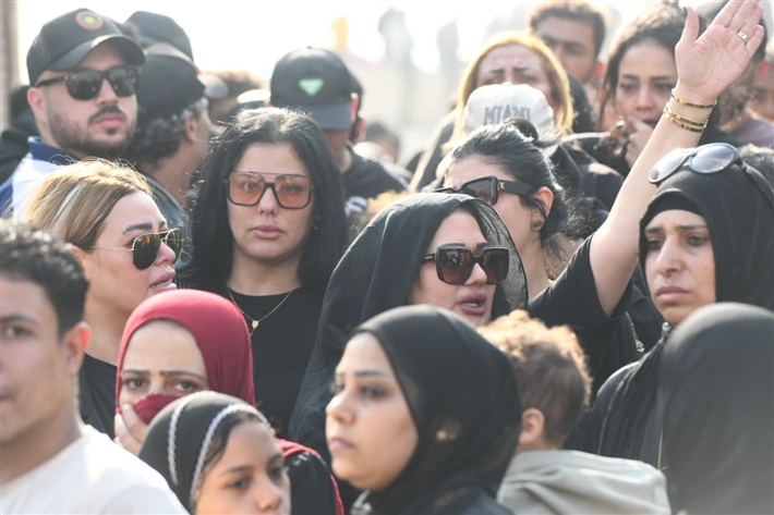 سعد الصغير وأحمد شيبة ومصطفى كامل وباسم سمرة من بينهم النجوم في جنازة إسماعيل الليثي