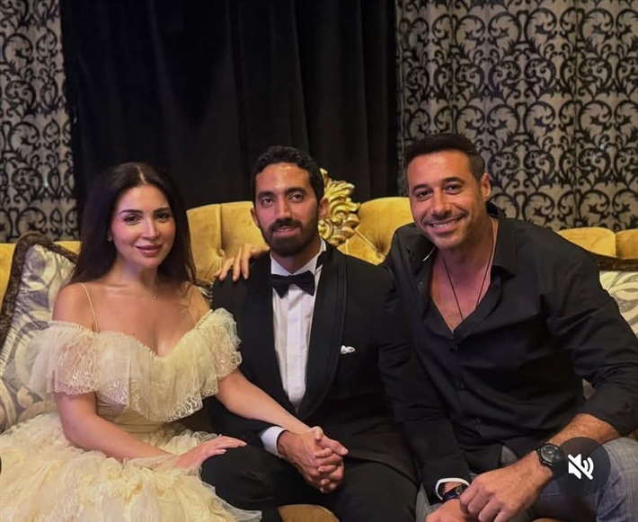 صيدلي ومهتم بنصائح التغذية ورجل أعمال كان صديقا مقربا من هيدي كرم لم يظهر مع مي من قبل وهذا فارق العمر بينهما 11 معلومة عن أحمد تيمور زوج مي عز الدين