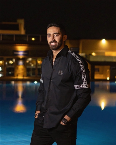 صيدلي ومهتم بنصائح التغذية ورجل أعمال كان صديقا مقربا من هيدي كرم لم يظهر مع مي من قبل وهذا فارق العمر بينهما 11 معلومة عن أحمد تيمور زوج مي عز الدين