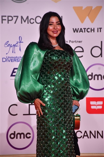 أروى جودة وميرهان حسين وأحمد السقا أول الواصلين على السجادة الحمراء لحفل افتتاح مهرجان القاهرة السينمائي