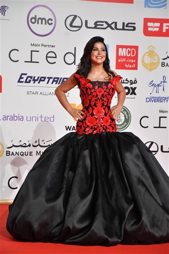 ليلى علوي ودرة وسلمى أبو ضيف وجومانا مراد بين حضور حفل افتتاح مهرجان القاهرة السينمائي الدولي