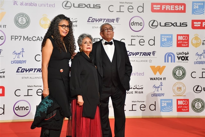 ليلى علوي ودرة وسلمى أبو ضيف وجومانا مراد بين حضور حفل افتتاح مهرجان القاهرة السينمائي الدولي