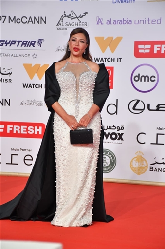 ليلى علوي ودرة وسلمى أبو ضيف وجومانا مراد بين حضور حفل افتتاح مهرجان القاهرة السينمائي الدولي