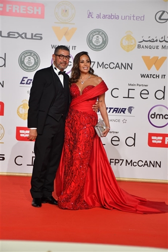 ثنائيات على السجادة الحمراء في حفل افتتاح مهرجان القاهرة السينمائي