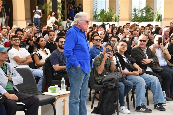 حسين فهمي ولبلبة وإلهام شاهين بين حضور ندوة محمد عبد العزيز في مهرجان القاهرة السينمائي