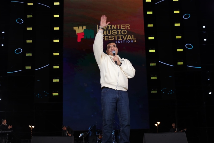 أعاد للجمهور ذكريات التسعينيات ... لقطات من حفل إيهاب توفيق بالقاهرة الجديدة