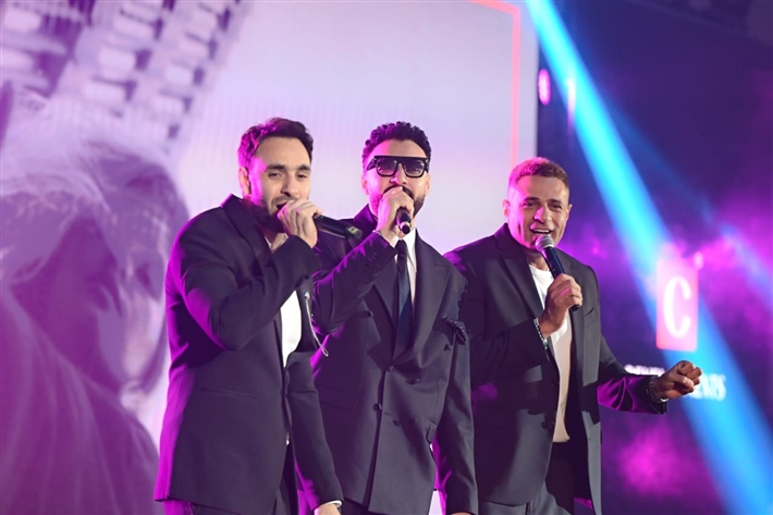 أهدوا أغنية فطومة لبعض الحضور ... لقطات من حفل واما في القاهرة الجديدة