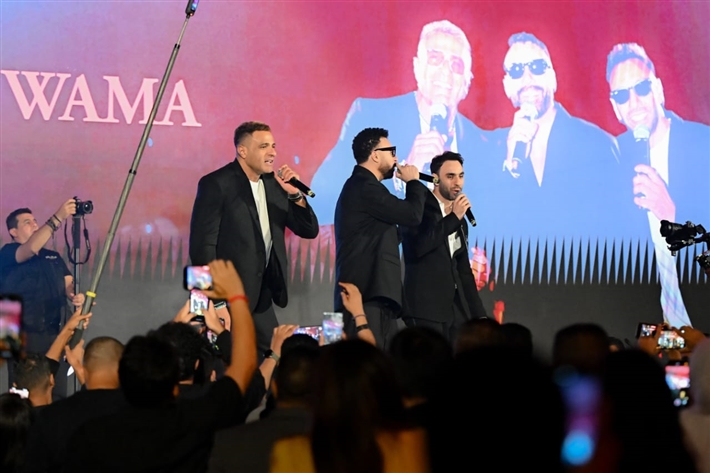 أهدوا أغنية فطومة لبعض الحضور ... لقطات من حفل واما في القاهرة الجديدة