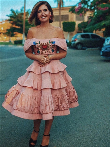 هنا شيحة تتألق في جلسة تصوير بروح السبعينيات بإطلالتها خلال عرض شكوى رقم 713317 بمهرجان القاهرة السينمائي