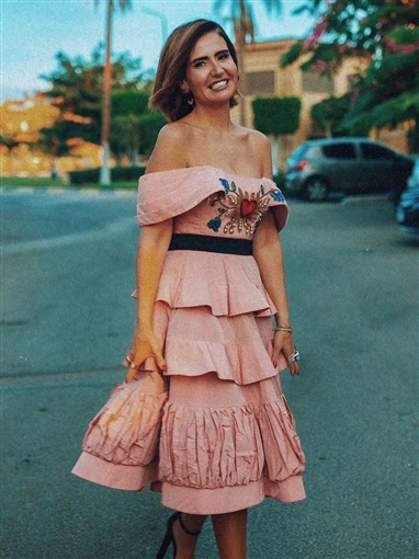 هنا شيحة تتألق في جلسة تصوير بروح السبعينيات بإطلالتها خلال عرض شكوى رقم 713317 بمهرجان القاهرة السينمائي