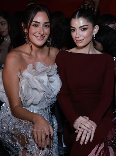 ليلى أحمد زاهر وأمينة خليل وجيسيكا حسام بين حضور عرض أزياء رامي قاضي