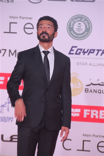 خالد النبوي ويسرا وحسين فهمي يحضرون عرض فيلم المهاجر بمهرجان القاهرة السينمائي