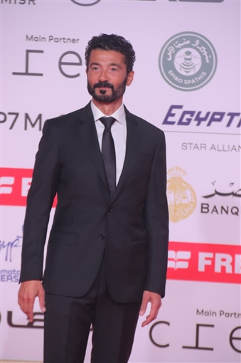 خالد النبوي ويسرا وحسين فهمي يحضرون عرض فيلم المهاجر بمهرجان القاهرة السينمائي