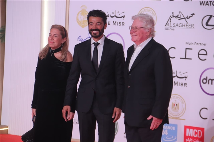 خالد النبوي ويسرا وحسين فهمي يحضرون عرض فيلم المهاجر بمهرجان القاهرة السينمائي