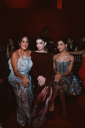 ليلى أحمد زاهر وأمينة خليل وجيسيكا حسام بين حضور عرض أزياء رامي قاضي