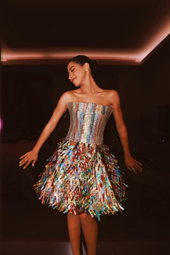 ليلى أحمد زاهر وأمينة خليل وجيسيكا حسام بين حضور عرض أزياء رامي قاضي