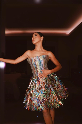 ليلى أحمد زاهر وأمينة خليل وجيسيكا حسام بين حضور عرض أزياء رامي قاضي