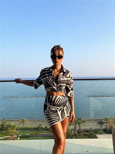 صبا مبارك تودع الصيف بألبوم صور يستعرض أبرز إطلالاتها في الشهور الماضية