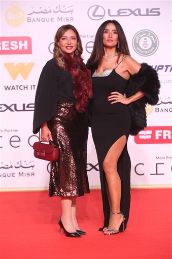 زينة وناهد السباعي ولقاء الخميسي من بينهم ... عرض فيلم بنات الباشا بمهرجان القاهرة السينمائي بحضور أبطاله ونجوم الفن