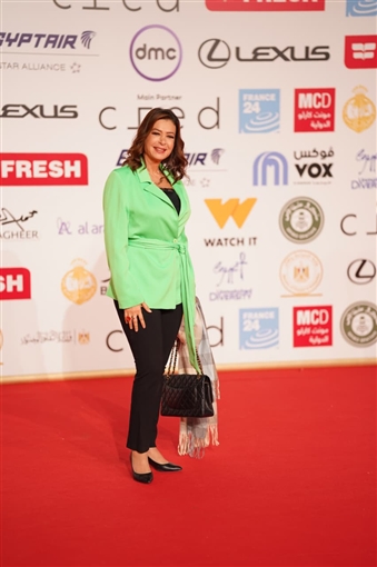 صابرين وإلهام شاهين وهنادي مهنا من بينهم ... النجوم يتألقون في عرض بنات الباشا بمهرجان القاهرة السينمائي