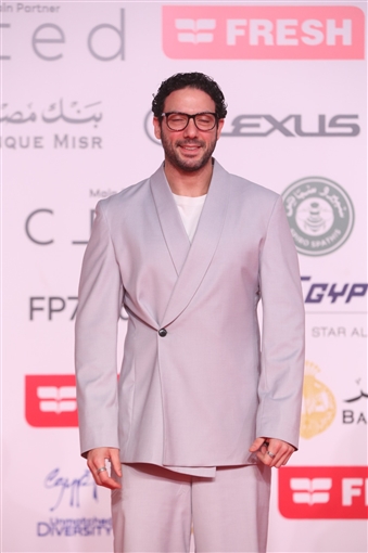 صابرين وإلهام شاهين وهنادي مهنا من بينهم ... النجوم يتألقون في عرض بنات الباشا بمهرجان القاهرة السينمائي