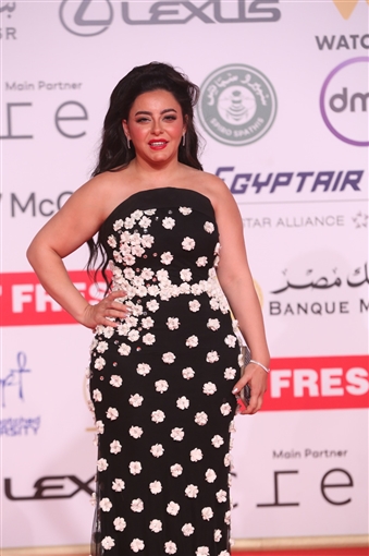 صابرين وإلهام شاهين وهنادي مهنا من بينهم ... النجوم يتألقون في عرض بنات الباشا بمهرجان القاهرة السينمائي