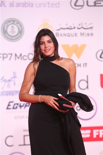 صابرين وإلهام شاهين وهنادي مهنا من بينهم ... النجوم يتألقون في عرض بنات الباشا بمهرجان القاهرة السينمائي