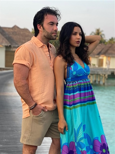 بصور رومانسية ... شريف رمزي يحتفل بعيد ميلاد زوجته ريهام ايمن