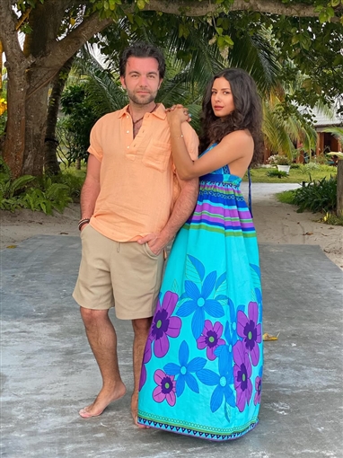 بصور رومانسية ... شريف رمزي يحتفل بعيد ميلاد زوجته ريهام ايمن