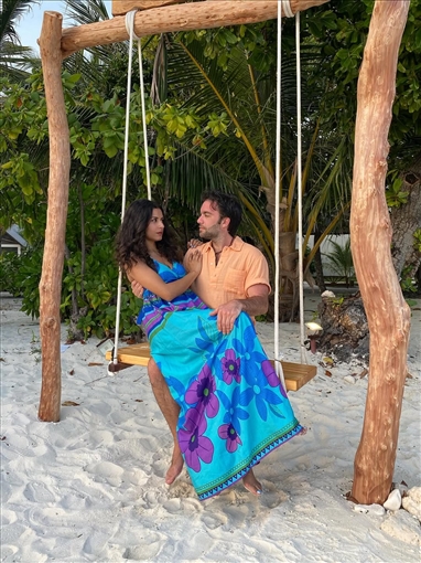 بصور رومانسية ... شريف رمزي يحتفل بعيد ميلاد زوجته ريهام ايمن