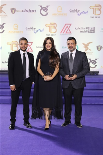 ياسمين عبد العزيز ودينا فؤاد ومنة عرفة من بينهم ... نجوم الفن يتألقون في مهرجان الأفضل 