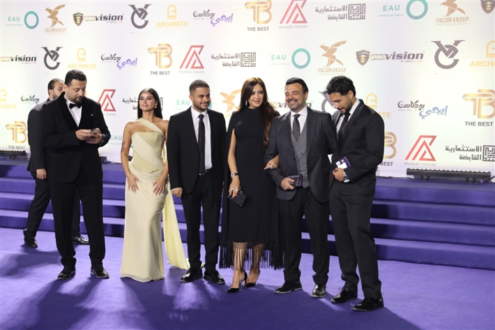 ياسمين عبد العزيز ودينا فؤاد ومنة عرفة من بينهم ... نجوم الفن يتألقون في مهرجان الأفضل 