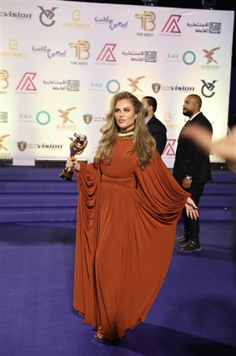 إلهام شاهين وليلى وملك أحمد زاهر وهشام جمال ونيكول سابا من بينهم ... تكريم نجوم الفن في مهرجان الأفضل 