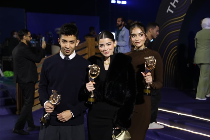 إلهام شاهين وليلى وملك أحمد زاهر وهشام جمال ونيكول سابا من بينهم ... تكريم نجوم الفن في مهرجان الأفضل 