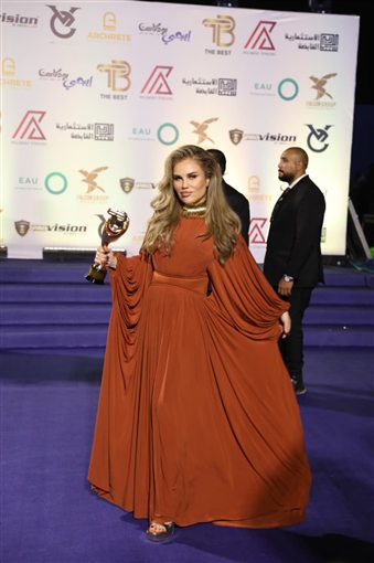 إلهام شاهين وليلى وملك أحمد زاهر وهشام جمال ونيكول سابا من بينهم ... تكريم نجوم الفن في مهرجان الأفضل 