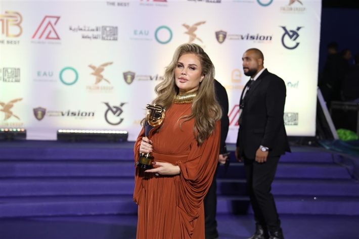 إلهام شاهين وليلى وملك أحمد زاهر وهشام جمال ونيكول سابا من بينهم ... تكريم نجوم الفن في مهرجان الأفضل 