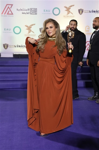 إلهام شاهين وليلى وملك أحمد زاهر وهشام جمال ونيكول سابا من بينهم ... تكريم نجوم الفن في مهرجان الأفضل 