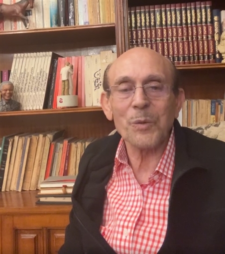 فيديو - محمد صبحي بعد خروجه من المستشفى: أستعد للعودة للمسرح ... وأجهز مسلسل رحلة المليار 