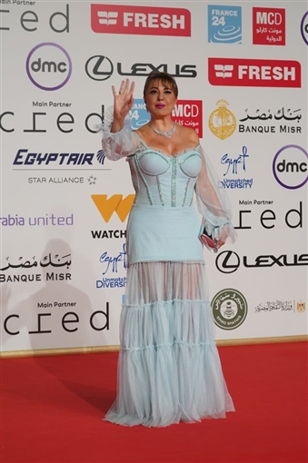 نسرين أمين ولقاء الخميسي ووئام مجدي من بينهم ... توافد النجوم على حفل ختام مهرجان القاهرة السينمائي