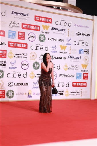 هنادي مهنا وإلهام صفي الدين وجسيكا حسام الدين من بينهم ... مهرجان القاهرة السينمائي يسدل الستار على دورته الـ 46 بحضور النجوم