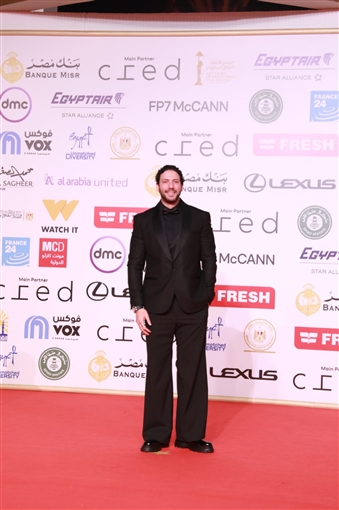 هنادي مهنا وإلهام صفي الدين وجسيكا حسام الدين من بينهم ... مهرجان القاهرة السينمائي يسدل الستار على دورته الـ 46 بحضور النجوم