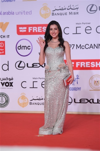 هنادي مهنا وإلهام صفي الدين وجسيكا حسام الدين من بينهم ... مهرجان القاهرة السينمائي يسدل الستار على دورته الـ 46 بحضور النجوم