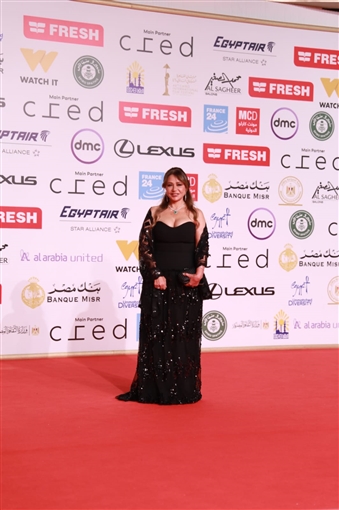 دينا فؤاد وهنا شيحة وبسمة والنجوم في حفل ختام مهرجان القاهرة السينمائي