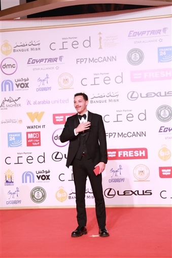 دينا فؤاد وهنا شيحة وبسمة والنجوم في حفل ختام مهرجان القاهرة السينمائي