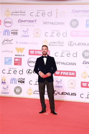 دينا فؤاد وهنا شيحة وبسمة والنجوم في حفل ختام مهرجان القاهرة السينمائي