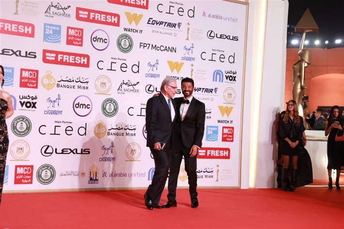 دينا فؤاد وهنا شيحة وبسمة والنجوم في حفل ختام مهرجان القاهرة السينمائي