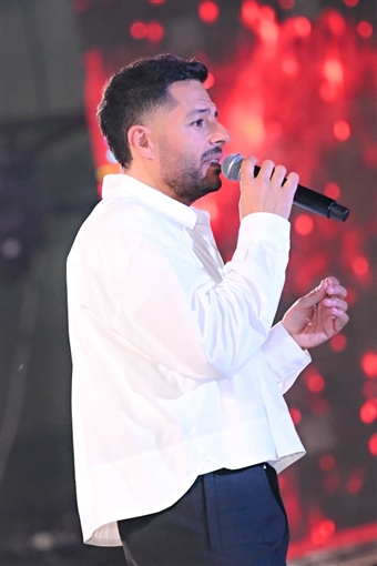 بدأها بـ نفسى ابقي جنبه ... ليلة غنائية ساهرة لـ محمد حماقي بين طلاب الأكاديمية البحرية