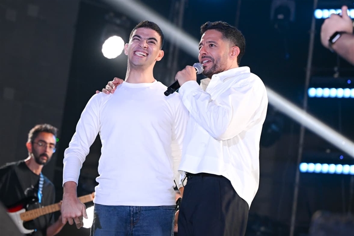 بدأها بـ نفسى ابقي جنبه ... ليلة غنائية ساهرة لـ محمد حماقي بين طلاب الأكاديمية البحرية